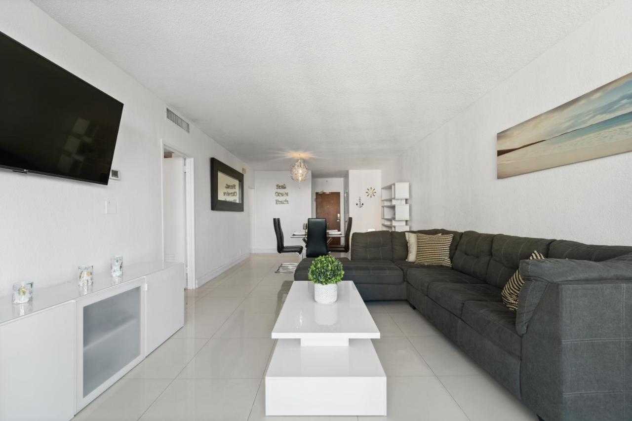Luxury Beachfront Condo Private Beach Access, Pool & Game Room!!! Холивуд Екстериор снимка
